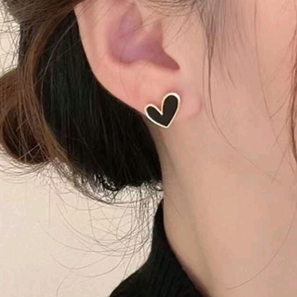 Mini Black Hearts with Gold Accent Stud Posts - Picture 2 of 3